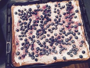 Heidelbeer Pudding Schnitte